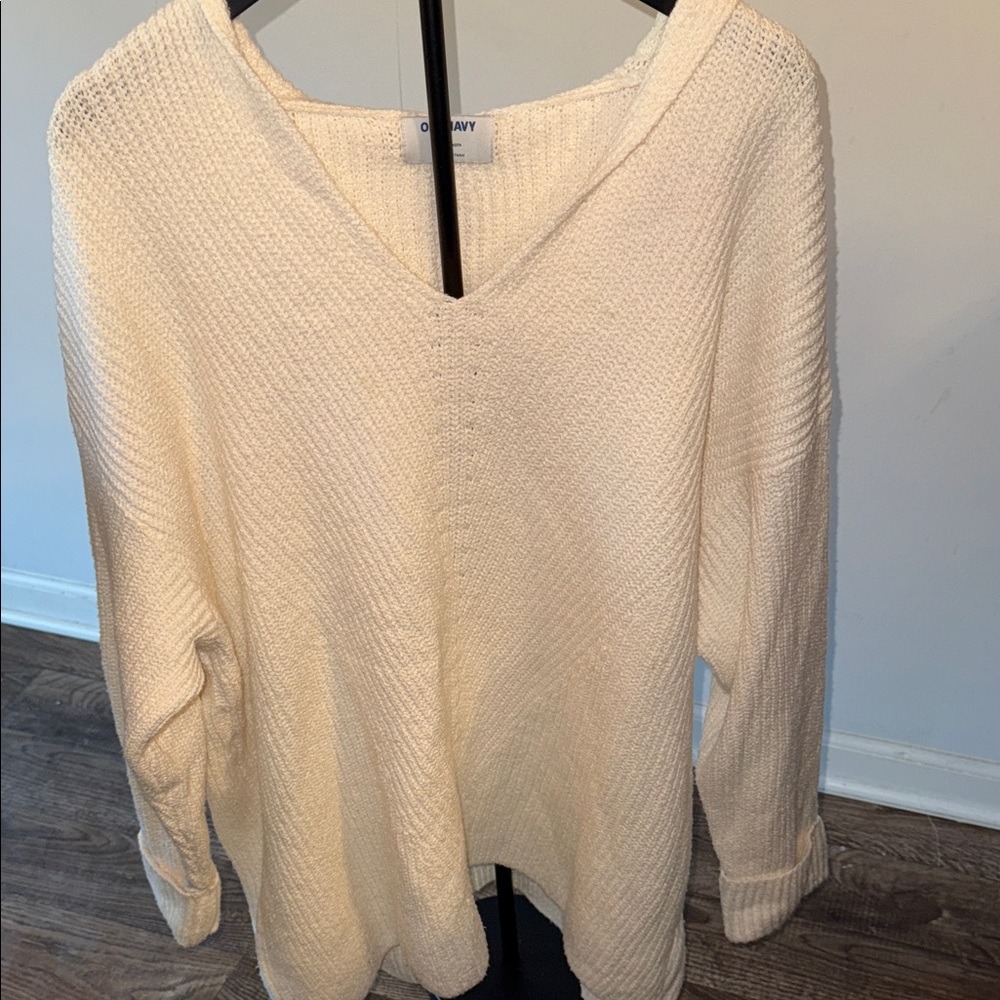 Old Navy Women's V-Neck Sweater in Cream